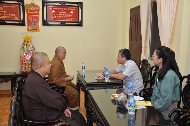 Ban Tôn giáo TP.HCM thăm và chúc Tết Ban Trị sự Phật giáo quận Bình Thạnh ảnh 1