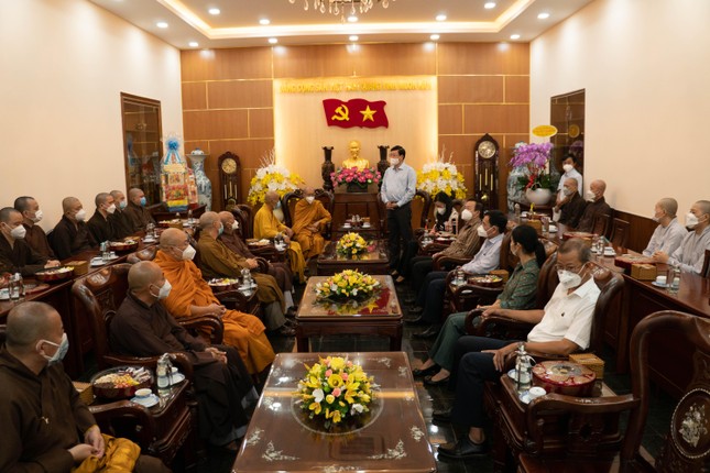 Ban Trị sự Phật giáo quận Bình Thạnh thăm, chúc Tết chính quyền địa phương ảnh 1