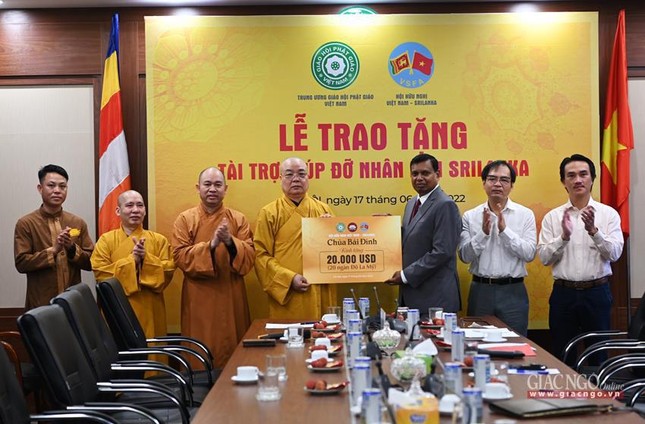 Giáo hội Phật giáo Việt Nam trao tặng 500 triệu đồng giúp đỡ người dân Sri Lanka ảnh 3