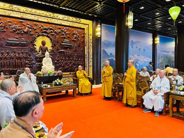 Hà Nam: Đoàn lãnh đạo Phật giáo Hàn Quốc thăm chùa Tam Chúc ảnh 1
