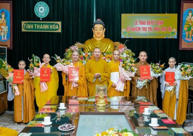 Thanh Hóa: Lễ trao quyết định bổ nhiệm trụ trì và phó trụ trì các chùa trên địa bàn tỉnh ảnh 1