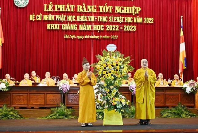 Học viện Phật giáo VN tại Hà Nội tổ chức lễ phát bằng tốt nghiệp Cử nhân Phật học khóa VIII ảnh 1
