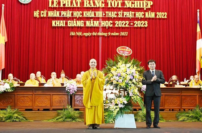 Học viện Phật giáo VN tại Hà Nội tổ chức lễ phát bằng tốt nghiệp Cử nhân Phật học khóa VIII ảnh 2