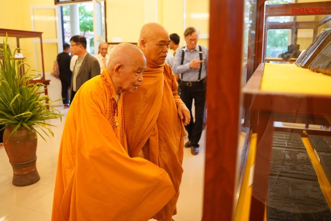 Học viện Phật giáo VN tại Huế thành lập Trung tâm Lưu trữ và Nghiên cứu ảnh 5