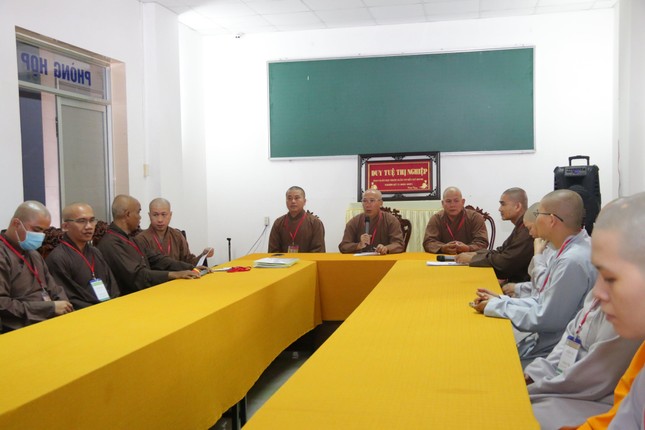 Trường Trung cấp Phật học TP.HCM tổ chức thi học kỳ cho Tăng Ni sinh ảnh 1