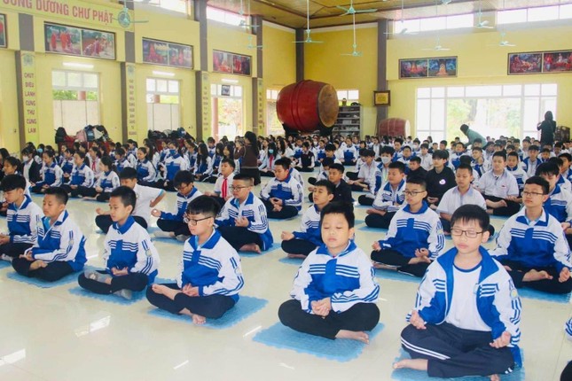 Nghệ An: Trường Thực hành Sư phạm Đại học Vinh tổ chức sinh hoạt ngoại khóa tại chùa Chí Linh ảnh 2