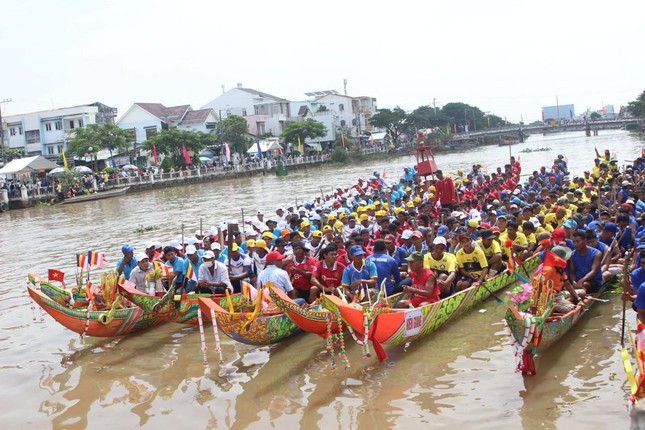 Lễ hội Ok Om Bok: Nét văn hóa đặc sắc của người Khmer ảnh 1