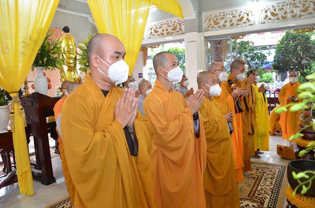 TP.HCM: Ban Trị sự Phật giáo quận Bình Thạnh viếng tang Ni trưởng Thích nữ Như Đức ảnh 7