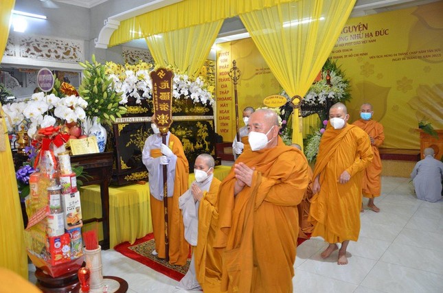 TP.HCM: Ban Trị sự Phật giáo quận Bình Thạnh viếng tang Ni trưởng Thích nữ Như Đức ảnh 9