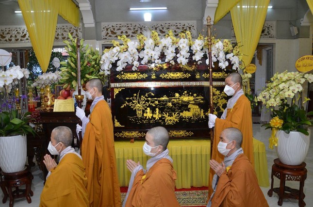 TP.HCM: Ban Trị sự Phật giáo quận Bình Thạnh viếng tang Ni trưởng Thích nữ Như Đức ảnh 14