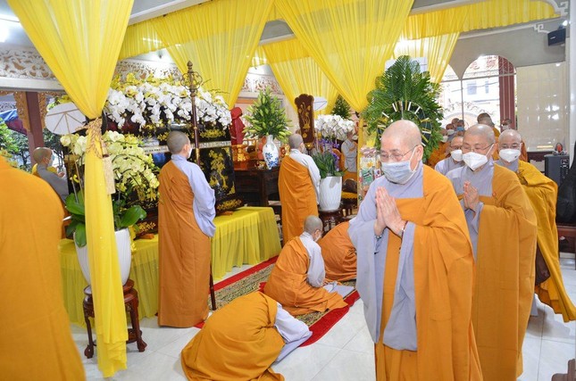 TP.HCM: Ban Trị sự Phật giáo quận Bình Thạnh viếng tang Ni trưởng Thích nữ Như Đức ảnh 6