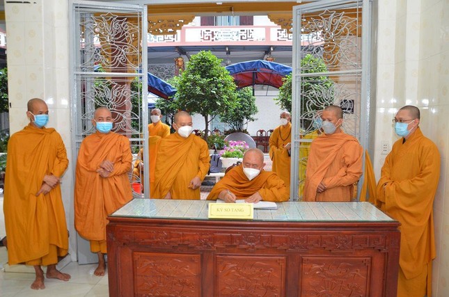 TP.HCM: Ban Trị sự Phật giáo quận Bình Thạnh viếng tang Ni trưởng Thích nữ Như Đức ảnh 10