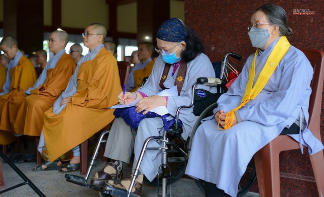 Đức Quyền Pháp chủ sách tấn trong ngày cuối khóa huân tu của Học viện Phật giáo VN tại TP.HCM ảnh 11