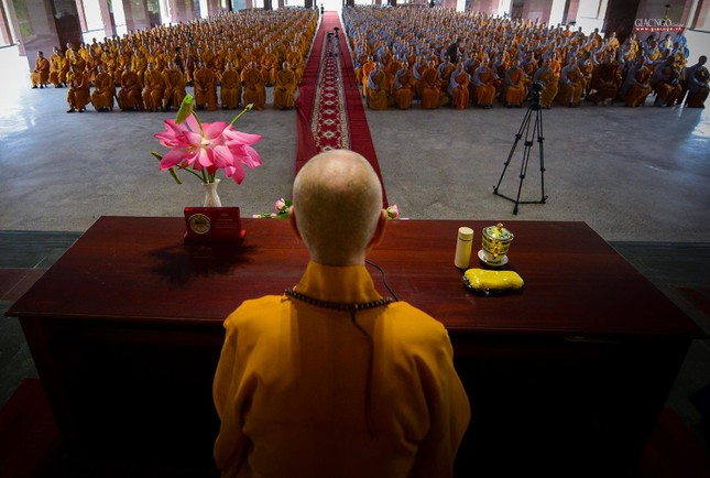 Đức Quyền Pháp chủ sách tấn trong ngày cuối khóa huân tu của Học viện Phật giáo VN tại TP.HCM ảnh 4