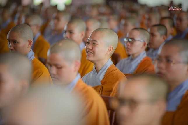 Đức Quyền Pháp chủ sách tấn trong ngày cuối khóa huân tu của Học viện Phật giáo VN tại TP.HCM ảnh 9