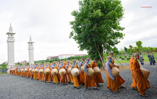 Đức Quyền Pháp chủ sách tấn trong ngày cuối khóa huân tu của Học viện Phật giáo VN tại TP.HCM ảnh 12