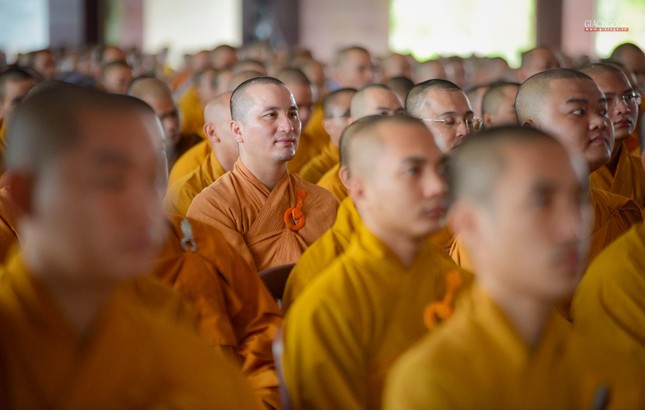 Đức Quyền Pháp chủ sách tấn trong ngày cuối khóa huân tu của Học viện Phật giáo VN tại TP.HCM ảnh 10