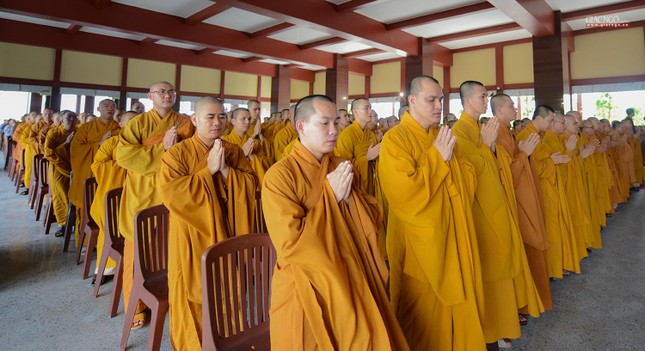 Đức Quyền Pháp chủ sách tấn trong ngày cuối khóa huân tu của Học viện Phật giáo VN tại TP.HCM ảnh 5