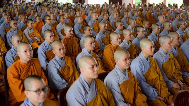 Đức Quyền Pháp chủ sách tấn trong ngày cuối khóa huân tu của Học viện Phật giáo VN tại TP.HCM ảnh 6