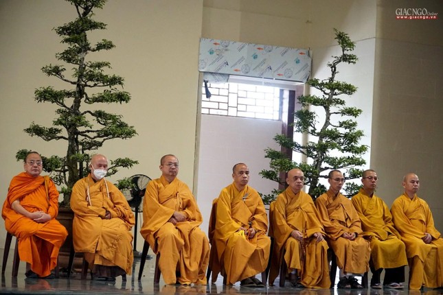 Đức Quyền Pháp chủ sách tấn trong ngày cuối khóa huân tu của Học viện Phật giáo VN tại TP.HCM ảnh 3