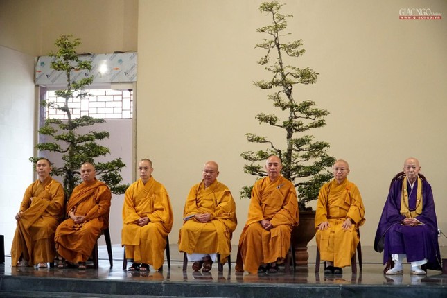 Đức Quyền Pháp chủ sách tấn trong ngày cuối khóa huân tu của Học viện Phật giáo VN tại TP.HCM ảnh 2
