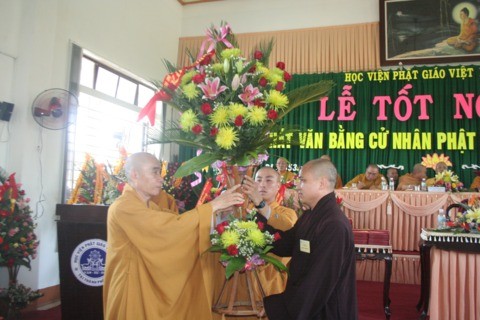 Lễ tốt nghiệp khóa III Học viện Phật giáo Việt Nam tại Huế ảnh 13