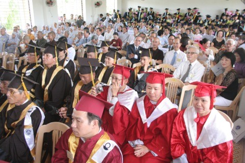Lễ tốt nghiệp khóa III Học viện Phật giáo Việt Nam tại Huế ảnh 45