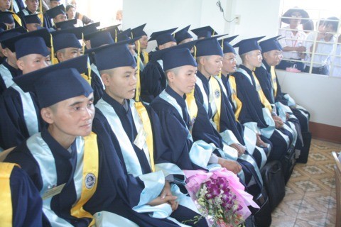 Lễ tốt nghiệp khóa III Học viện Phật giáo Việt Nam tại Huế ảnh 57
