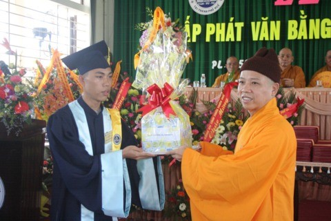 Lễ tốt nghiệp khóa III Học viện Phật giáo Việt Nam tại Huế ảnh 38