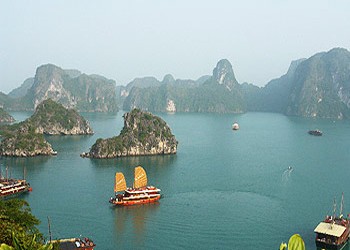Vinh-Ha-Long---Khu-Du-Lich-Dao-Tuan-Chau-2011-09-13-09-31-17.jpg