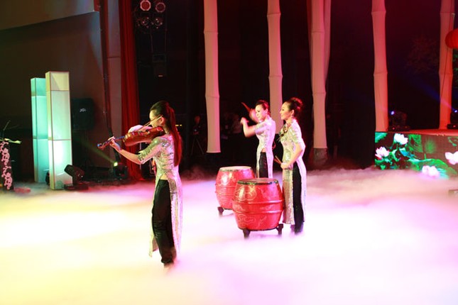 Chùm ảnh: Lung linh sắc màu Hương ca ba miền ảnh 106