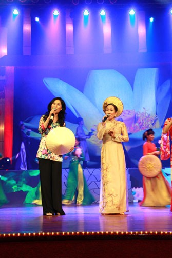 Chùm ảnh: Lung linh sắc màu Hương ca ba miền ảnh 22