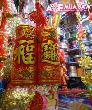 Chọn mua đồ trang trí khi Tết đến Xuân về ảnh 3