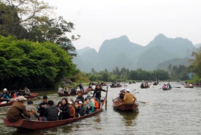 Trên 5 vạn lượt người đến chùa Hương ảnh 1