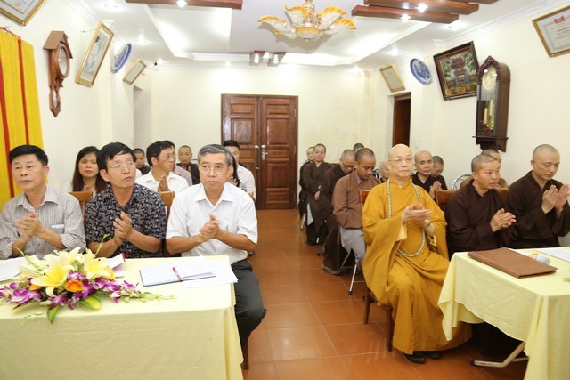 tay ho 2.jpg