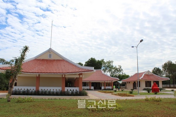 PG-Han-Quoc-khanh-thanh-trung-tam-ngoai-ngu-Sejong.jpg