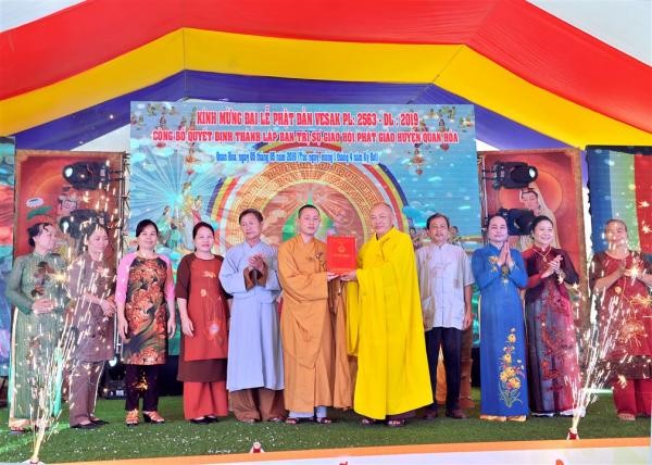 cong-bo-quyet-dinh-thanh-lap-bts-ghpgvn-huyen-quan-hoa-13.jpg