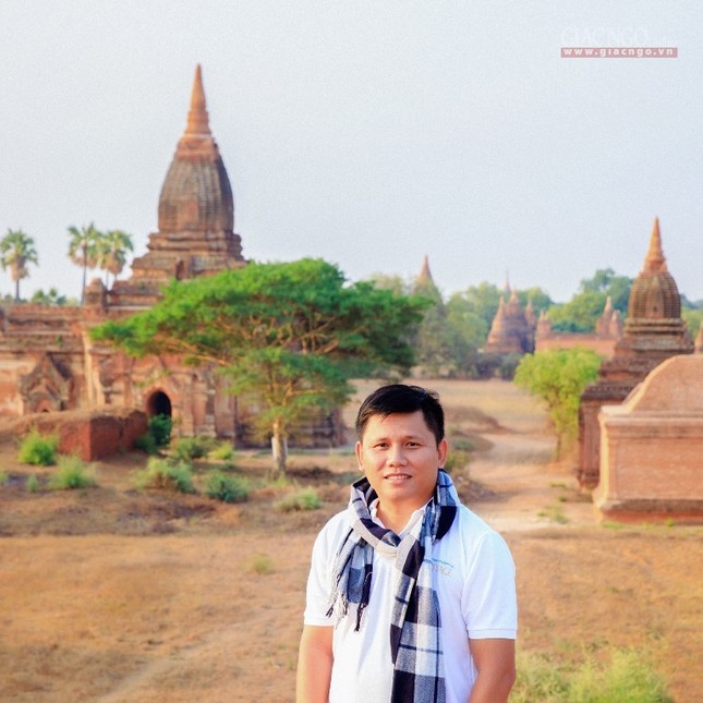anh anh Tuan.jpg