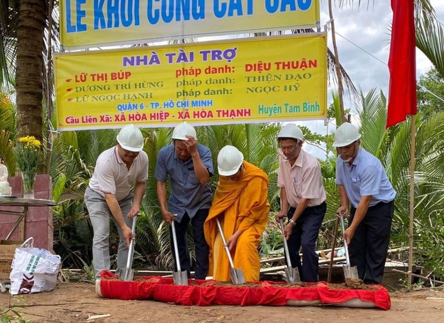 Khoi cong.jpg