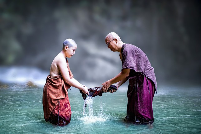 theravada-buddhism-4750321_1280.jpg