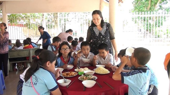 Hoc sinh.jpg