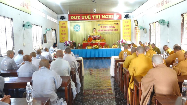 Khai giảng khóa huân tu mùa hạ dành cho thành viên Ban Trị sự Phật giáo tỉnh 