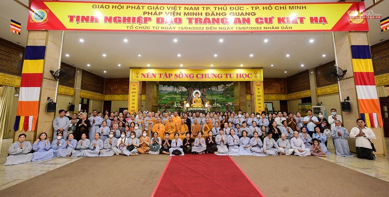 Ban Trị sự Phật giáo quận 7 cúng dường trường hạ Pháp viện Minh Đăng Quang (TP.Thủ Đức)