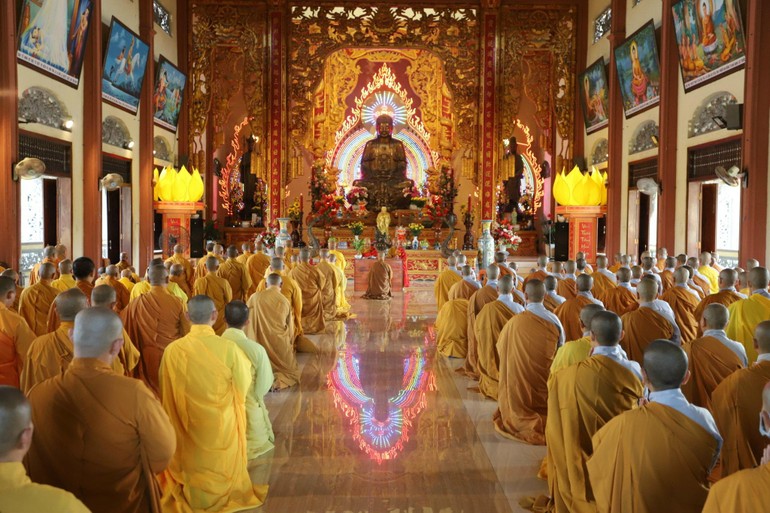 Tăng Ni Phật giáo tỉnh Phú Yên tác pháp Tự tứ kết thúc mùa An cư kiết hạ Phật lịch 2566