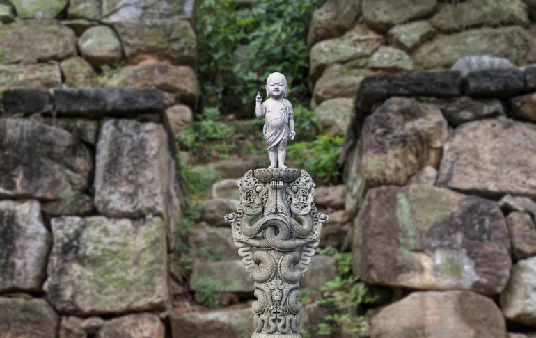 Hình ảnh tượng Tu Di Thích Ca sơ sinh thời Lý trong không gian chùa Phật Tích - Ảnh tư liệu do SEN Heritage cung cấp