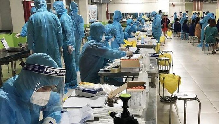 Đội ngũ y, bác sĩ và nhân viên y tế ở Bắc Giang ngày đêm dốc lực nhằm kiểm soát, khống chế sự lây lan của dịch Covid-19