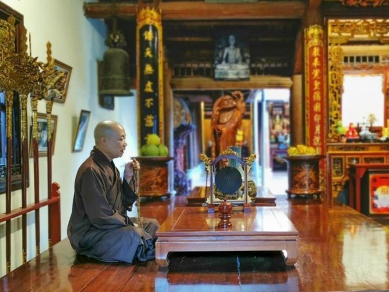 Hòa thượng Thích Bảo Nghiêm trong thời niệm Phật tại đạo tràng an cư tại chỗ chùa Bằng - Hà Nội