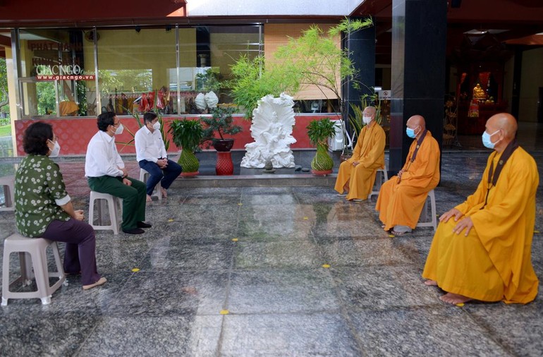 Buổi thăm tại chùa Huê Nghiêm (TP.Thủ Đức) chiều 22-8-2021 - Ảnh: Yên Hà