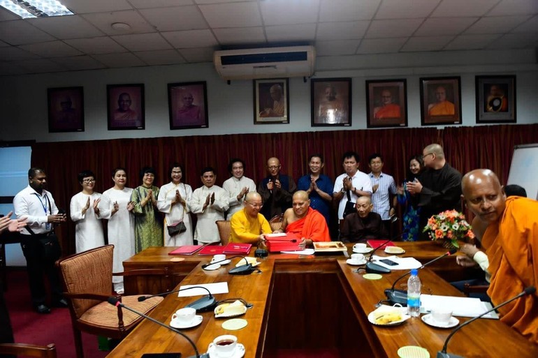 Buổi thăm, ký kết ghi nhớ giữa Học viện Phật giáo VN tại TP.HCM và BPU 