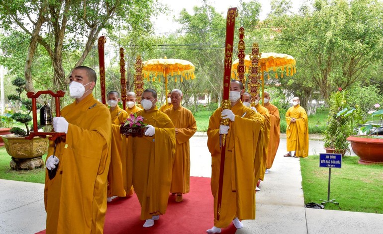 Cung nghinh Trưởng lão Hòa thượng Quyền Pháp chủ GHPGVN quang lâm cơ sở 2 Học viện Phật giáo VN tại TP.HCM